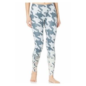 Alo High Waisted Yoga Pants (Gray 8-bit Camo)